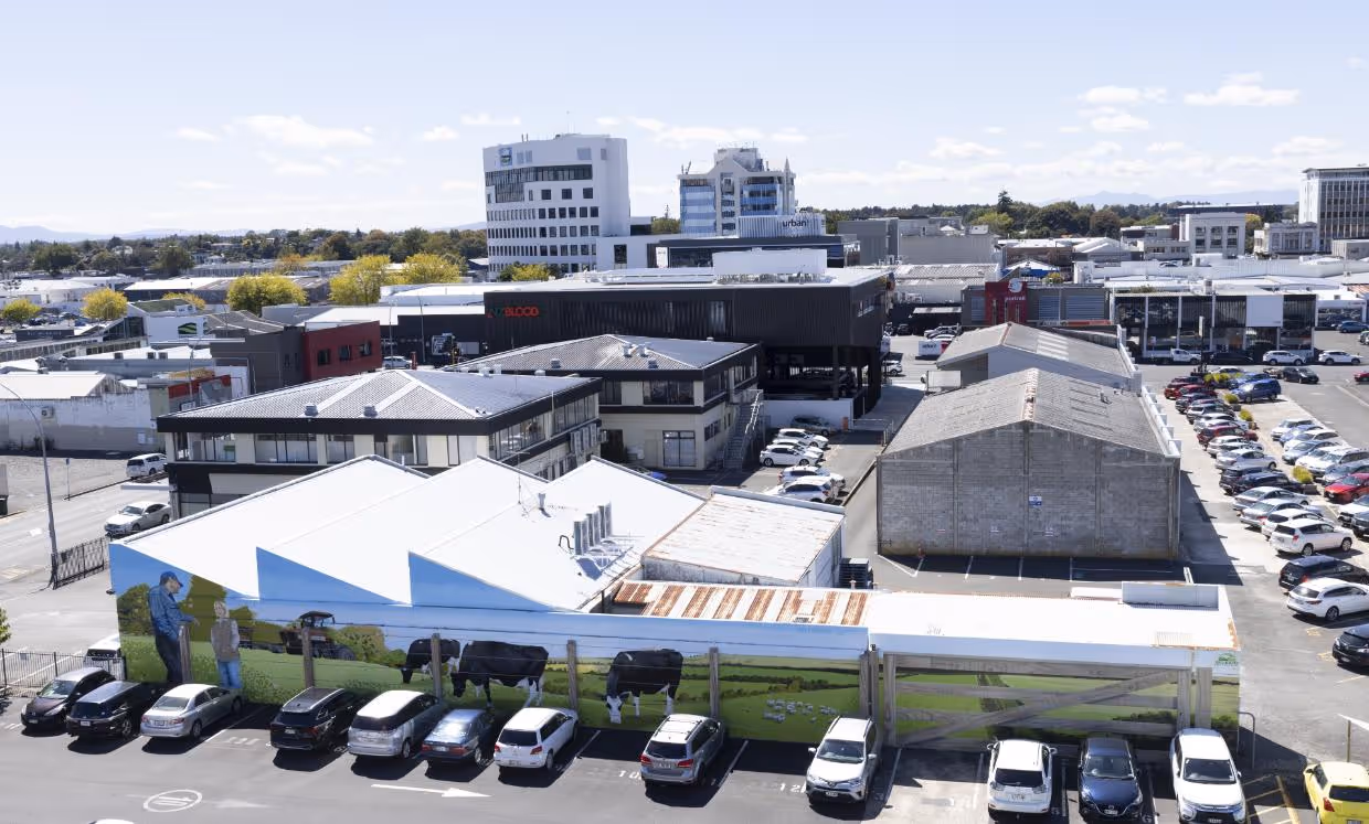 Stark scoops up old Fed Farmers building